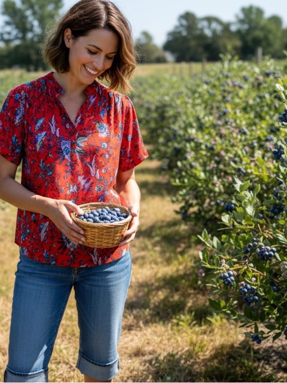 Maeve by Anthropologie Red Floral Blueberry Short-Sleeve V-Neck Blouse